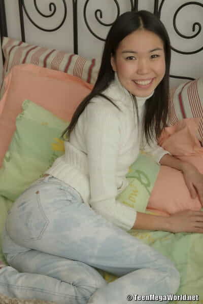 Adorable Asian girl Mey..